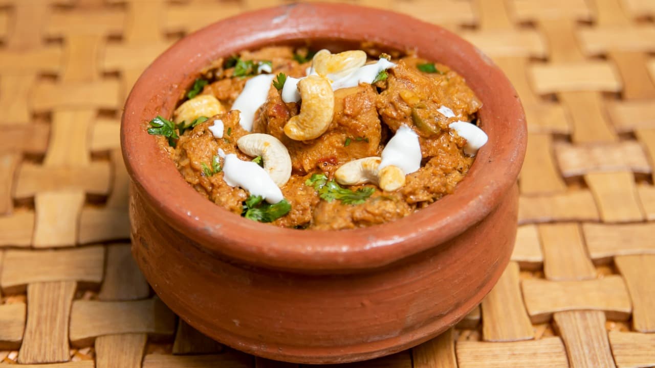 Makhni Handi
